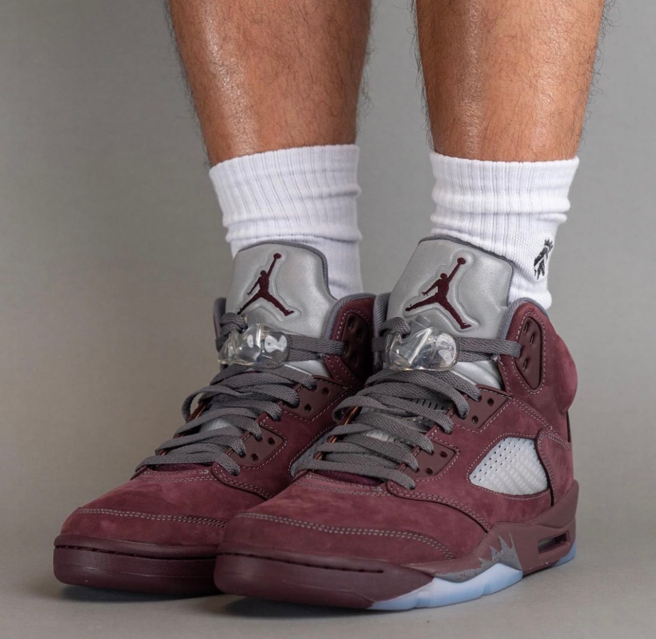 Nike Air Jordan 5 Retro SE “Burgundy”が国内近日復刻発売予定