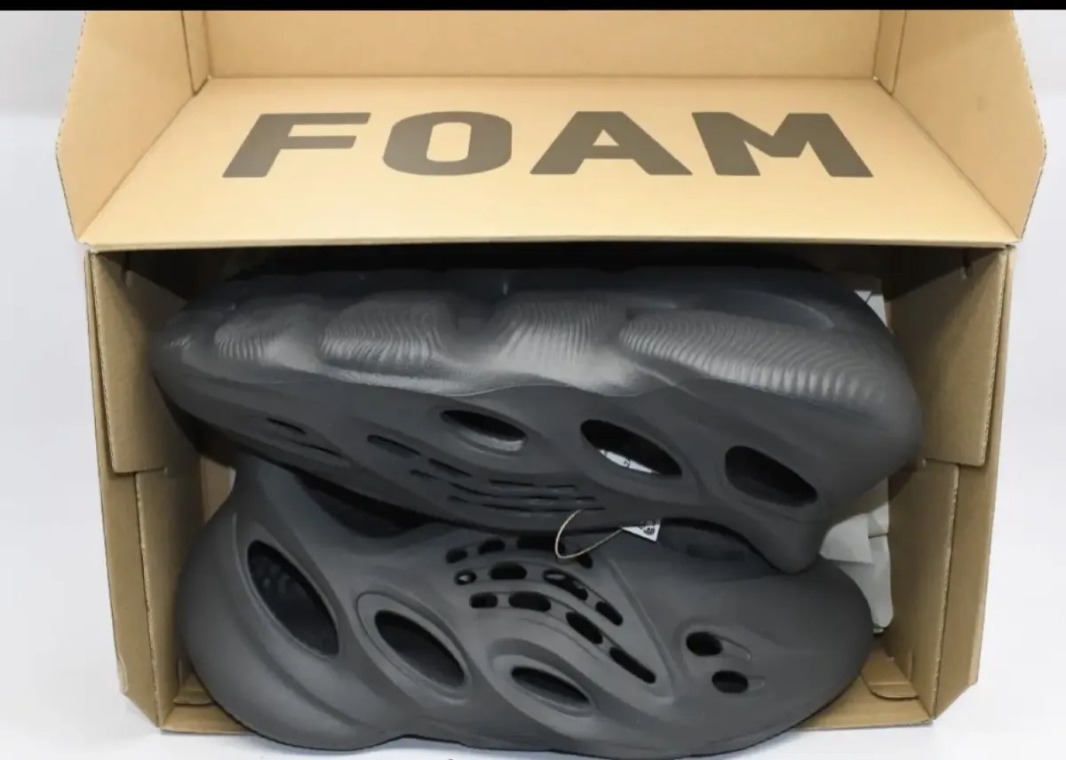 【新品未使用】yzy foam runner carbon 28.5cm