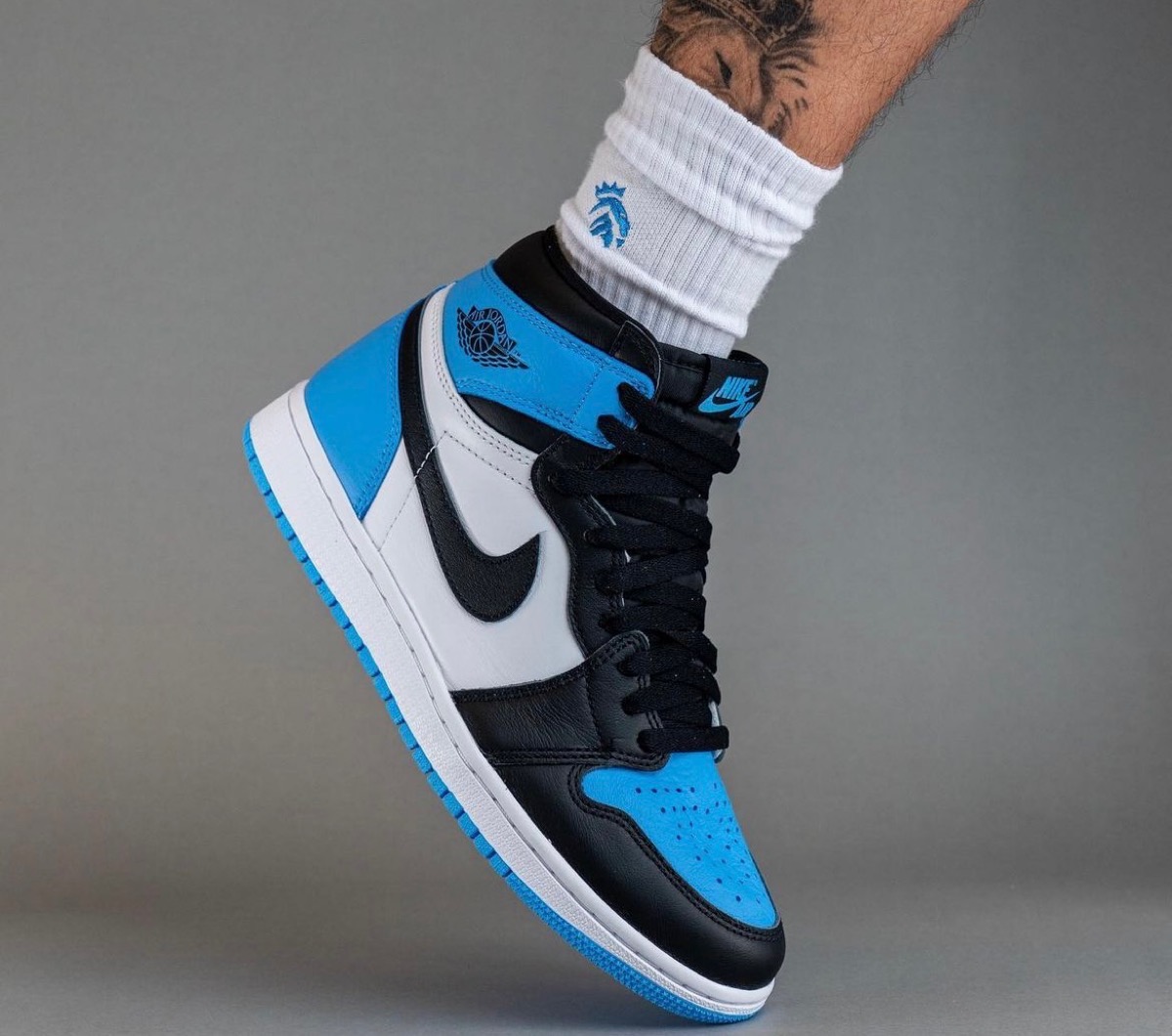 Air jordan shop 1 high unc