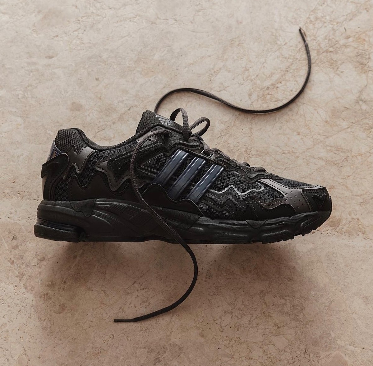 Bad Bunny × adidas Response CL “Triple Black”が国内6月24日より発売予定 ［ID0805］ UP  TO DATE
