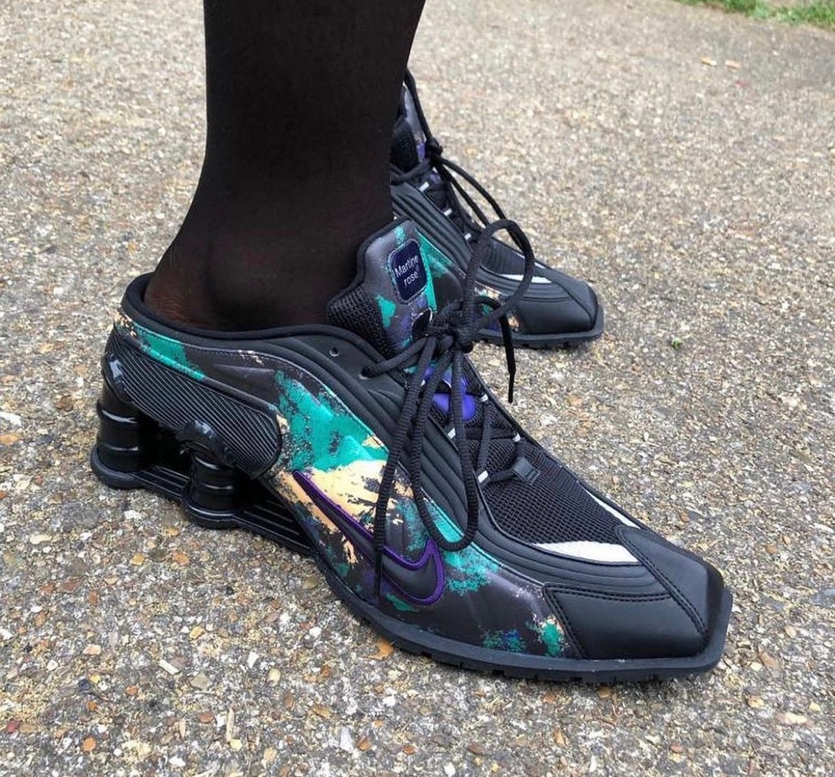 Martine Rose × Nike 『Shox MR4 “Black Eggplant”』が7月25日に発売 