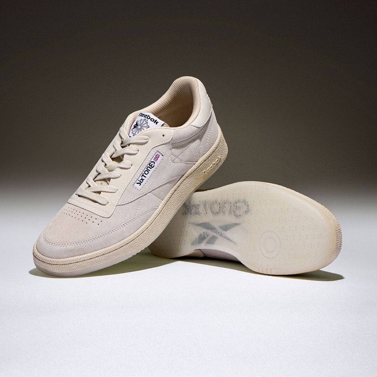 Reebok SixTONES CLUB C 85 VINTAGEクリーム-