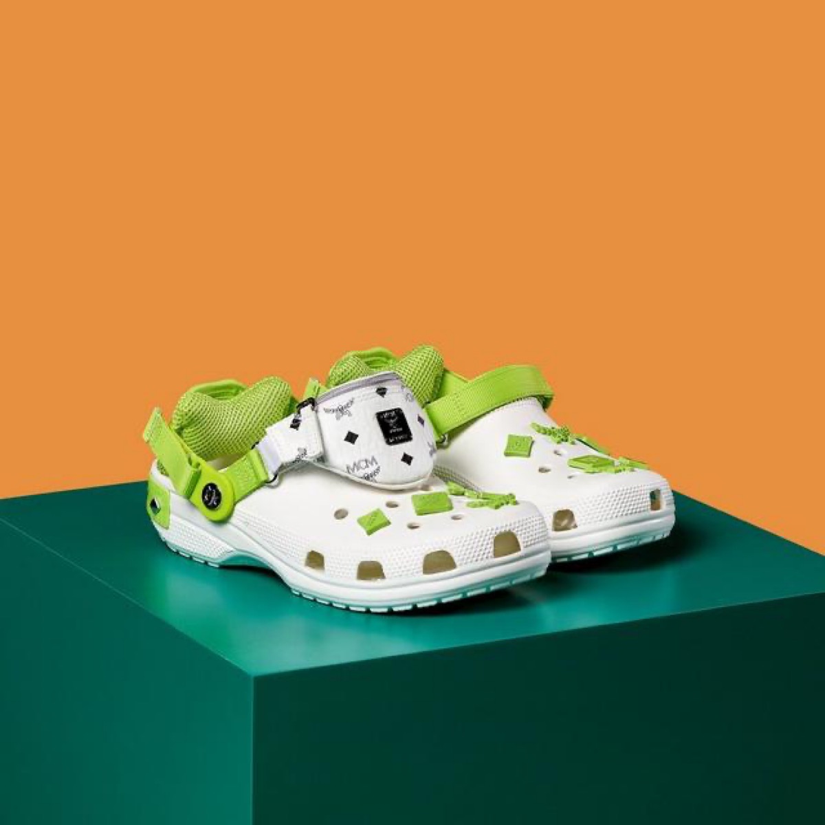 MCM x CROCS コラボサンダル第二弾が発売開始 | UP TO DATE