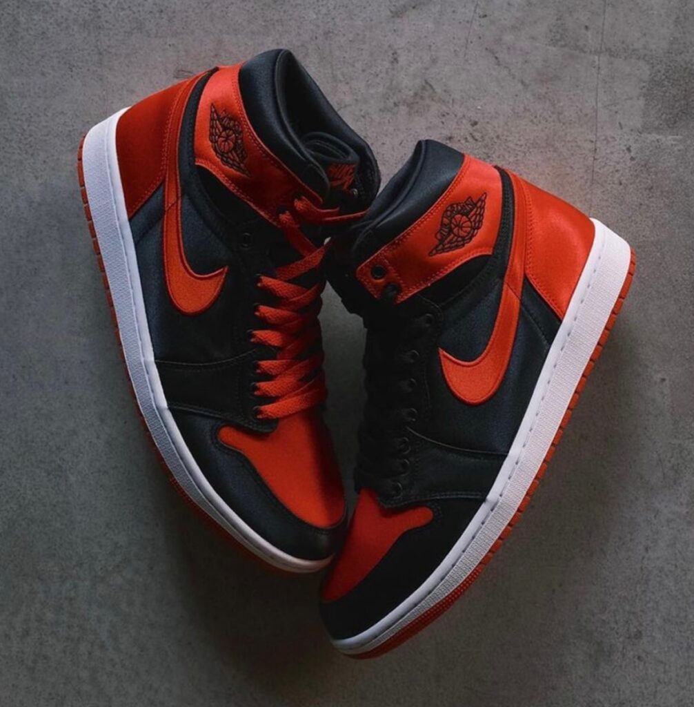 NIKE エアジョーダン1 レトロ　HIGH OG “Satin Bred”よろしくお願いいたします