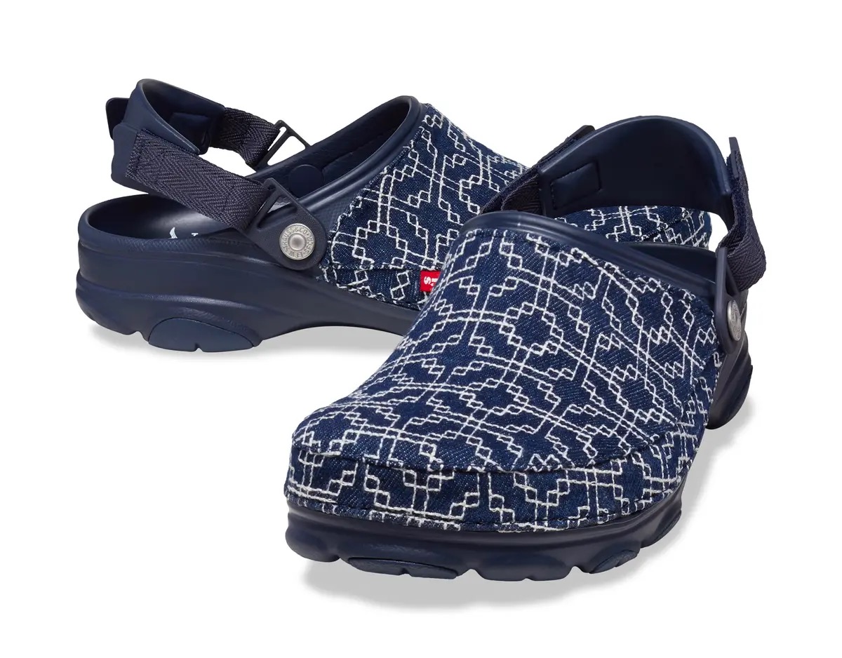 Levi's × Crocs 『All-Terrain Clog & Classic Crog』が国内11月26日に 