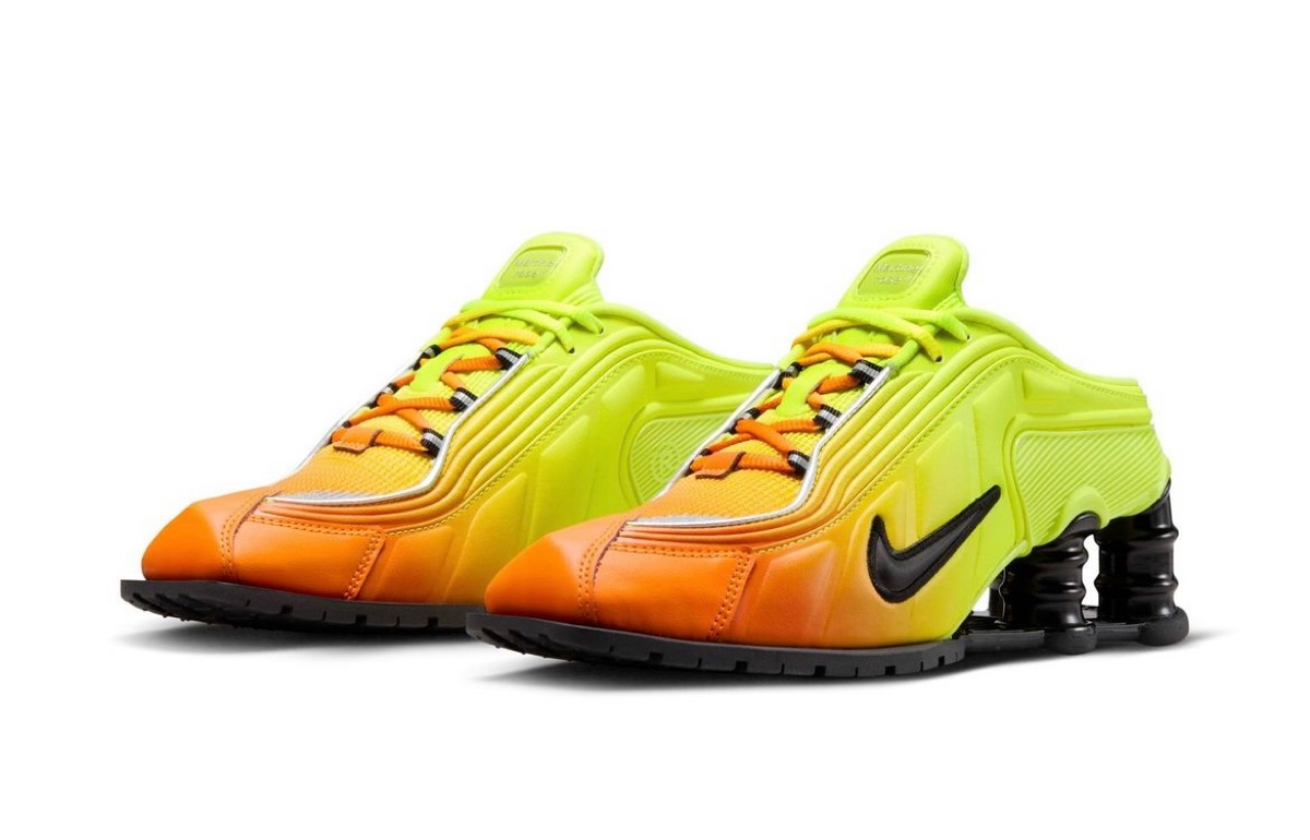 Martine Rose × Nike 『Shox MR4 “Scuba Blue” & “Safety Orange”』が 