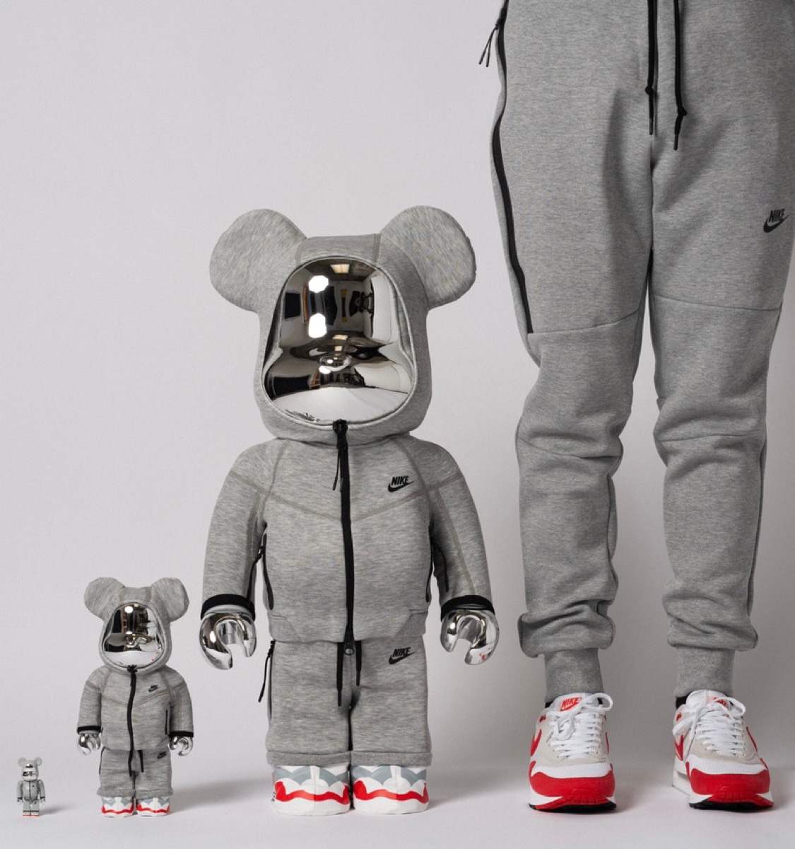 エンタメ/ホビーBE@RBRICK NIKE TECH FLEECE N98 100&400%