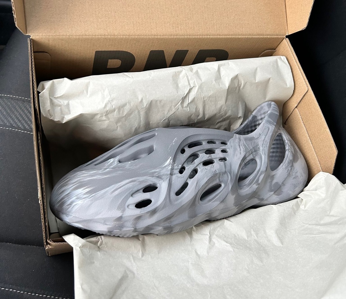 adidas Yeezy Foam Runner “MX GRANITE”が国内3月15日より発売［IE4931 ...