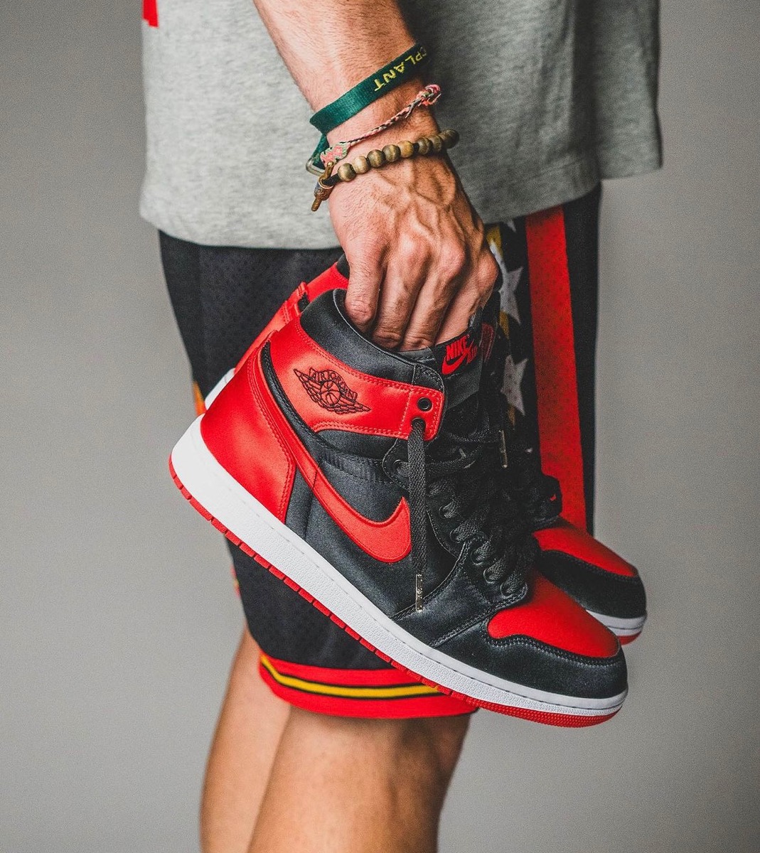 Nike Wmns Air Jordan 1 Retro High OG “Satin Bred”が10月18日に発売 