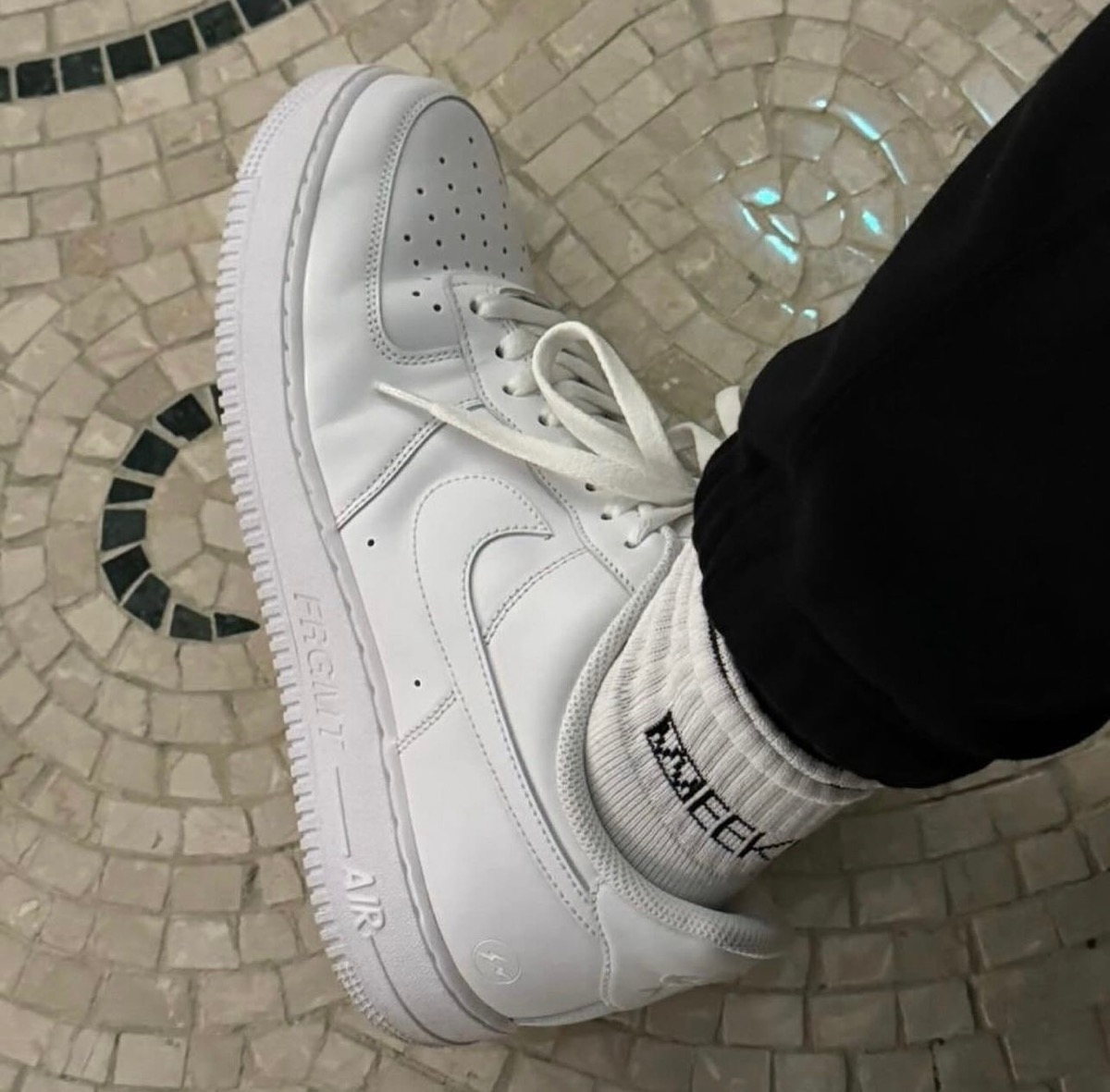 FRAGMENT × Nike Air Force 1 Low “White” & “Black”が国内11月24日に