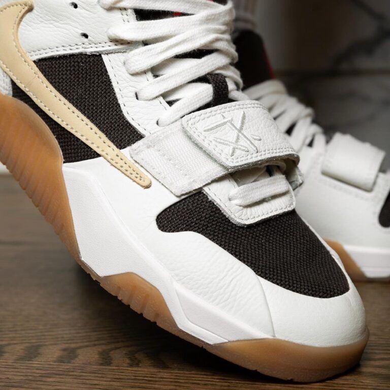 Travis Scott × Nike Jordan Jumpman Jack TR “Sail and Dark Mocha”が国内4月30日に発売[FZ8117100] UP TO DATE