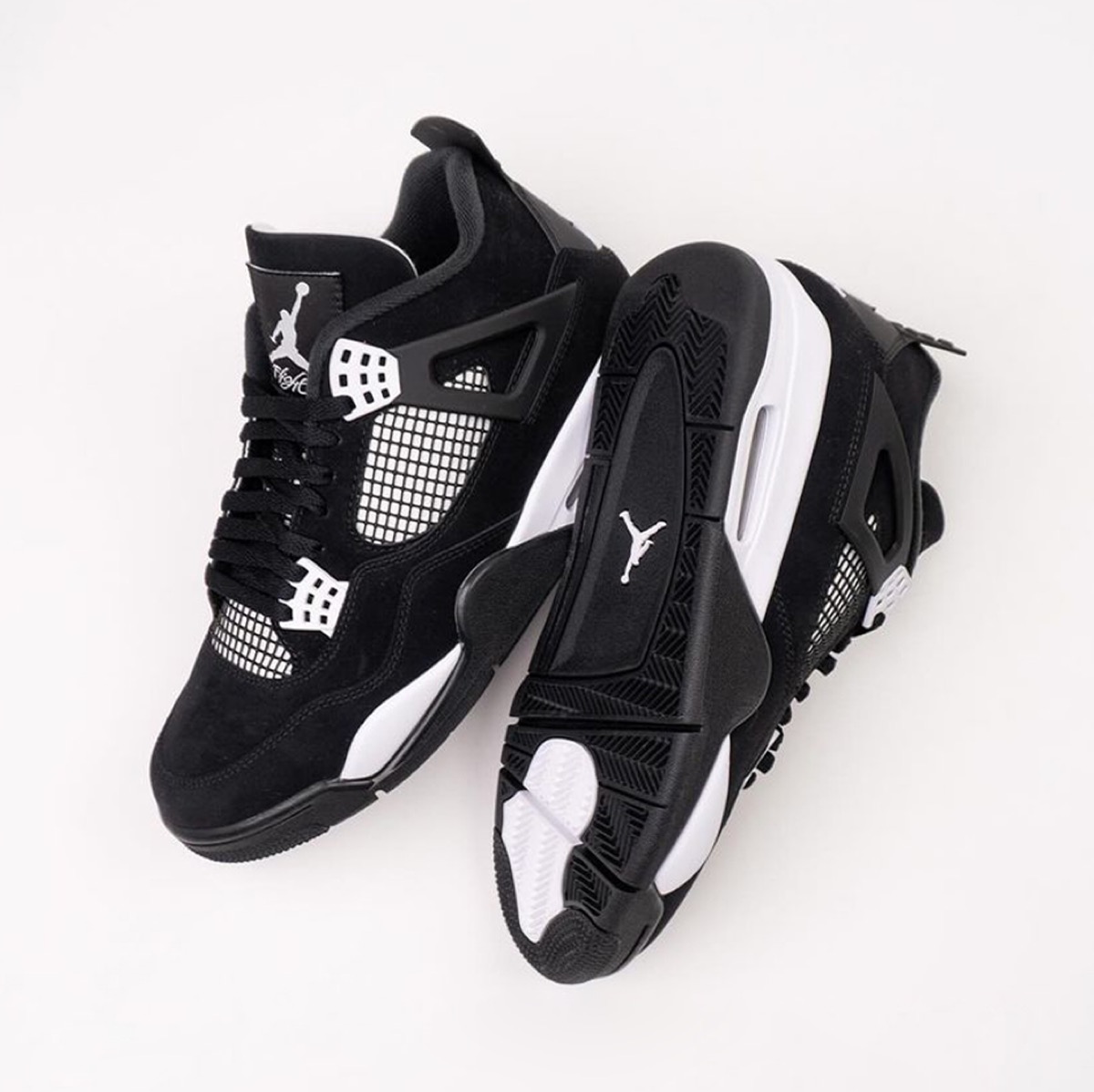 Nike Air Jordan 4 Retro “White Thunder”が8月24日に発売予定 ...