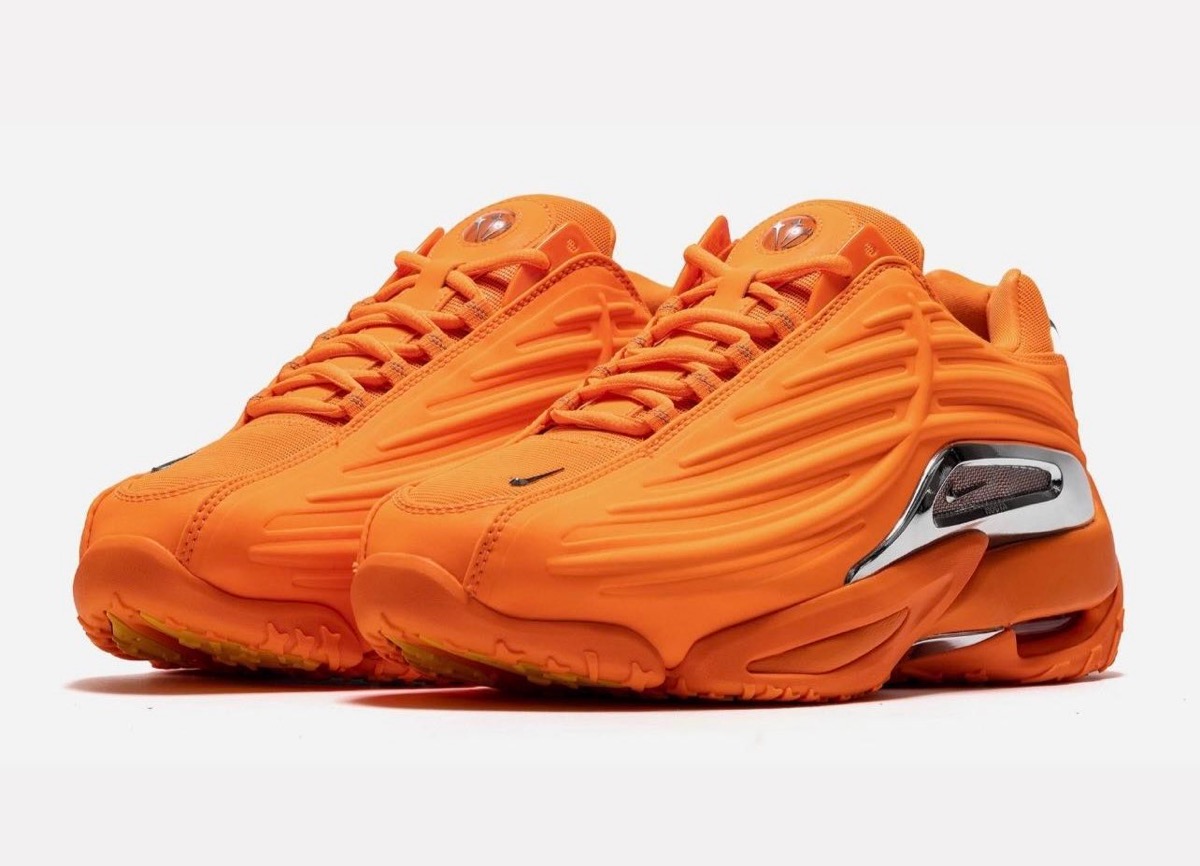 靴Drake NOCTA  Nike Hot Step 2Total Orange