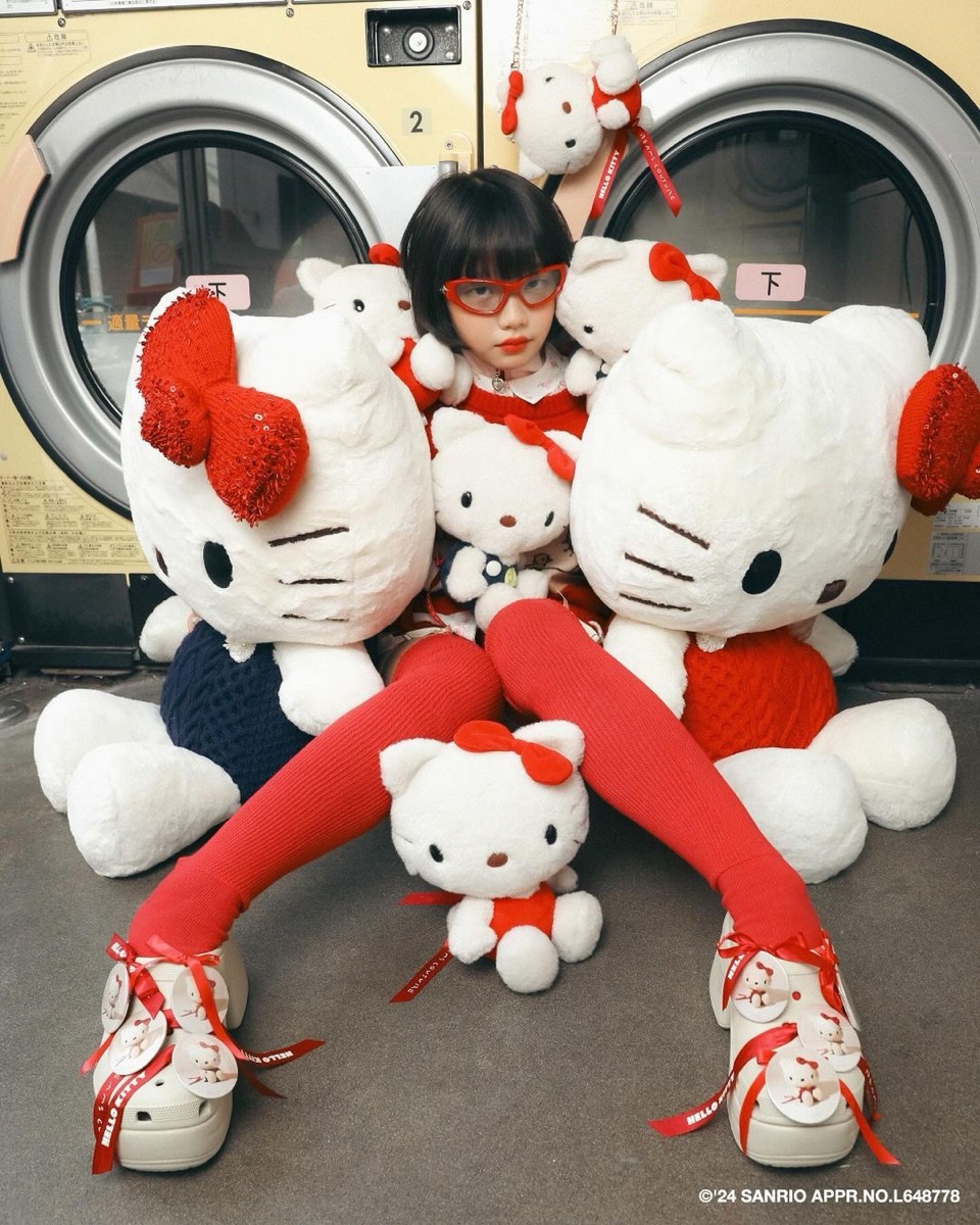 BEAMS COUTURE × HELLO KITTY 50周年記念コラボアイテムが国内5月3日 