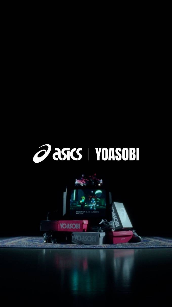 ASICS x YOASOBI コラボスニーカーが国内2026年3月より発売予定 | UP