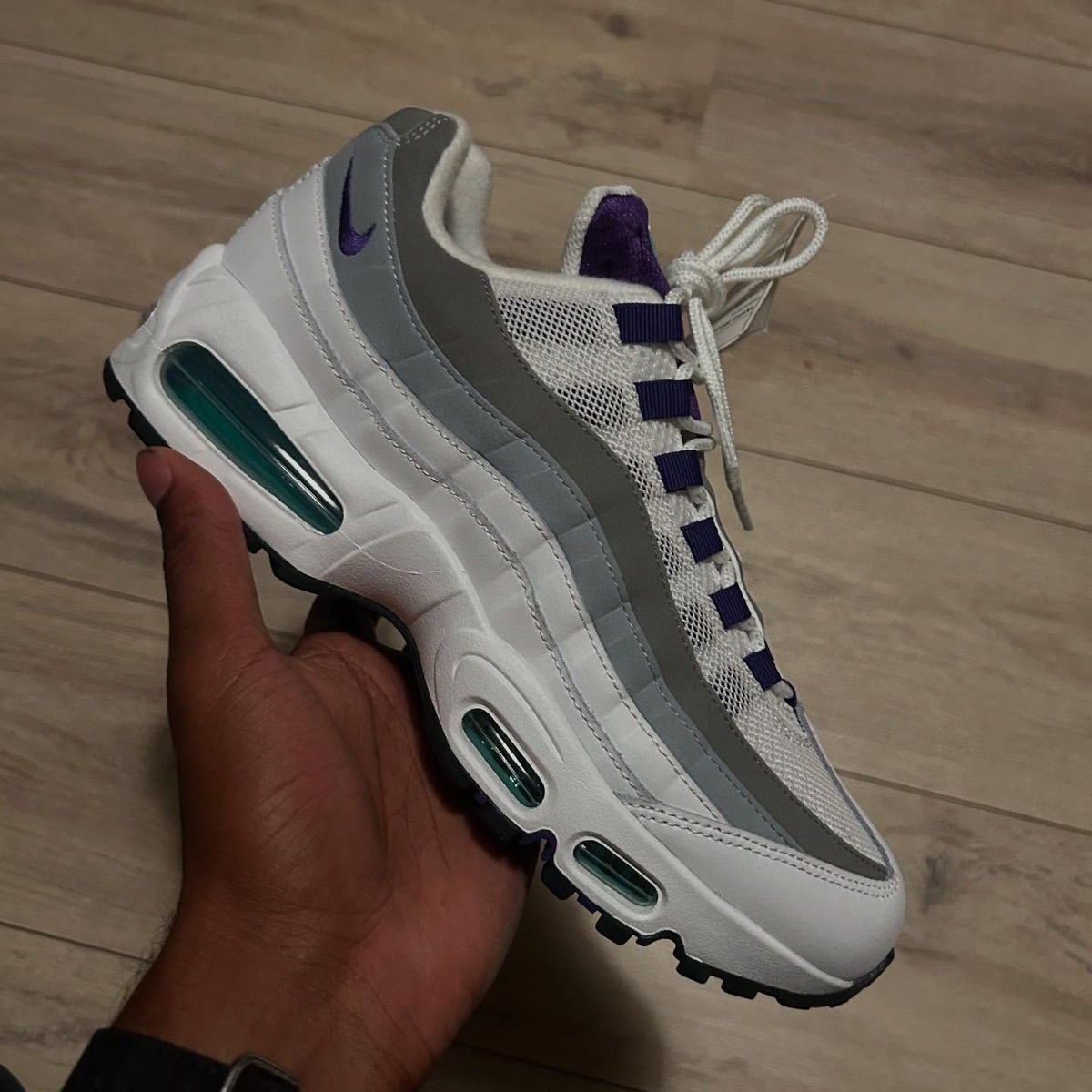 Nike Wmns Air Max 95 OG “Grape”が復刻発売予定 ［HJ5996-100