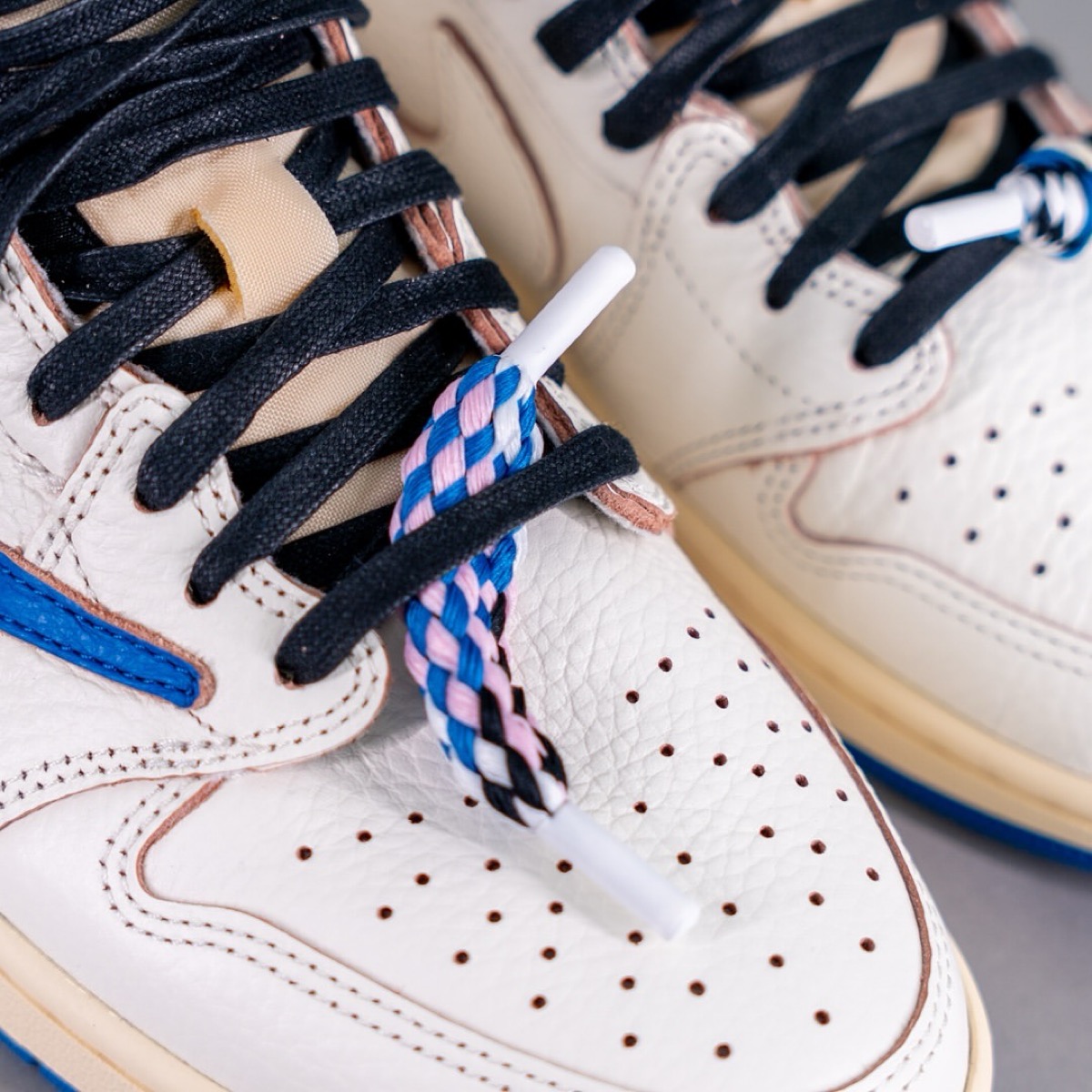 NIKE AIR JORDAN 1 トラヴィス×フラグメント Travis Scott（トラビス スコット）x Fragment（フラグメント）x