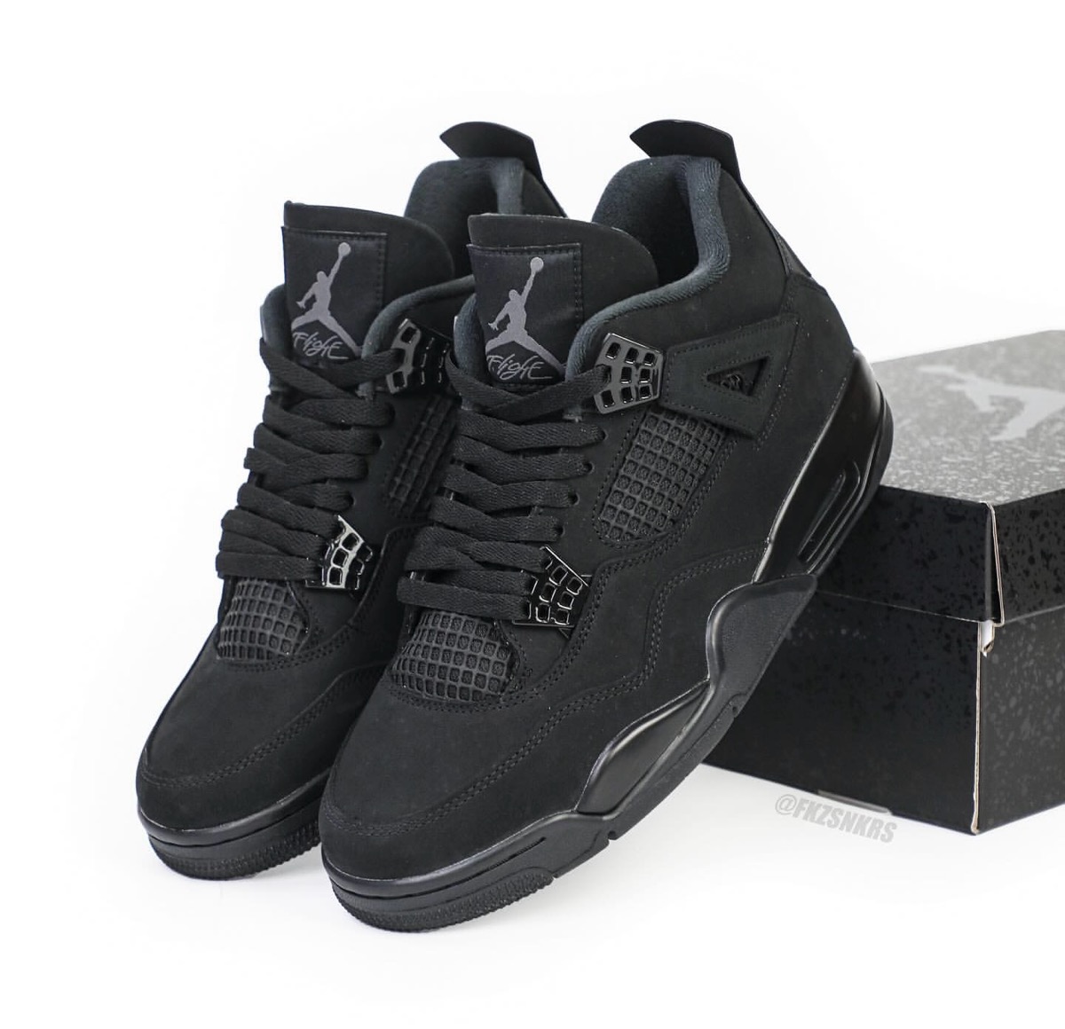 Nike Air Jordan 4 Retro “Black Cat”が11月28日に復刻発売予定