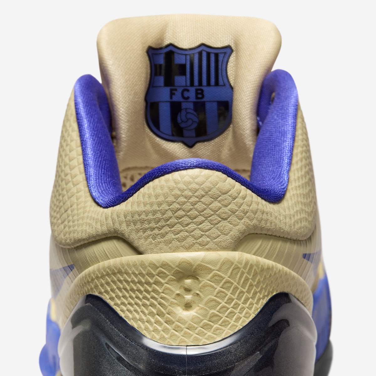 ナイキ　コービー11 バルセロナ Nike Kobe 11 EM Low Barcelona Men's - 836183-806/836184-806 - US