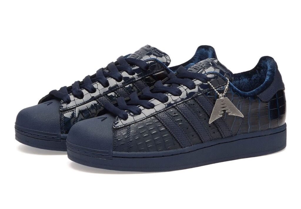 Anthony Edwards x adidas Superstar “Navy Croc”が1月3日より発売