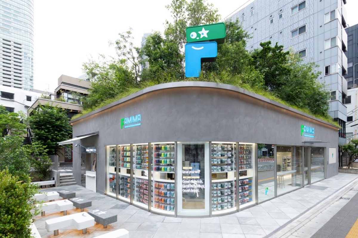 NIGO®の手がけるファミマ初の旗艦店『FAMIMA PARK AZABUDAI』が国内7月