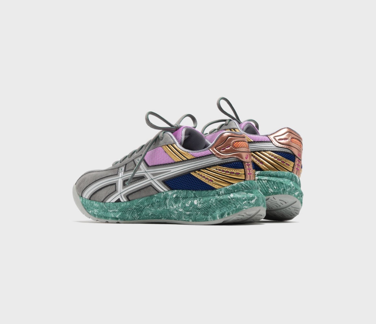 Kiko Kostadinov x ASICS タビ型スニーカー第4弾『LYASA FF II』が国内